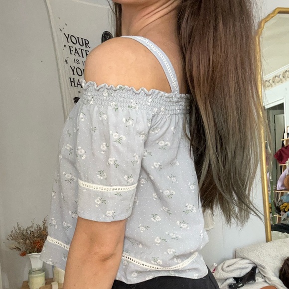 floral top - Picture 2 of 4